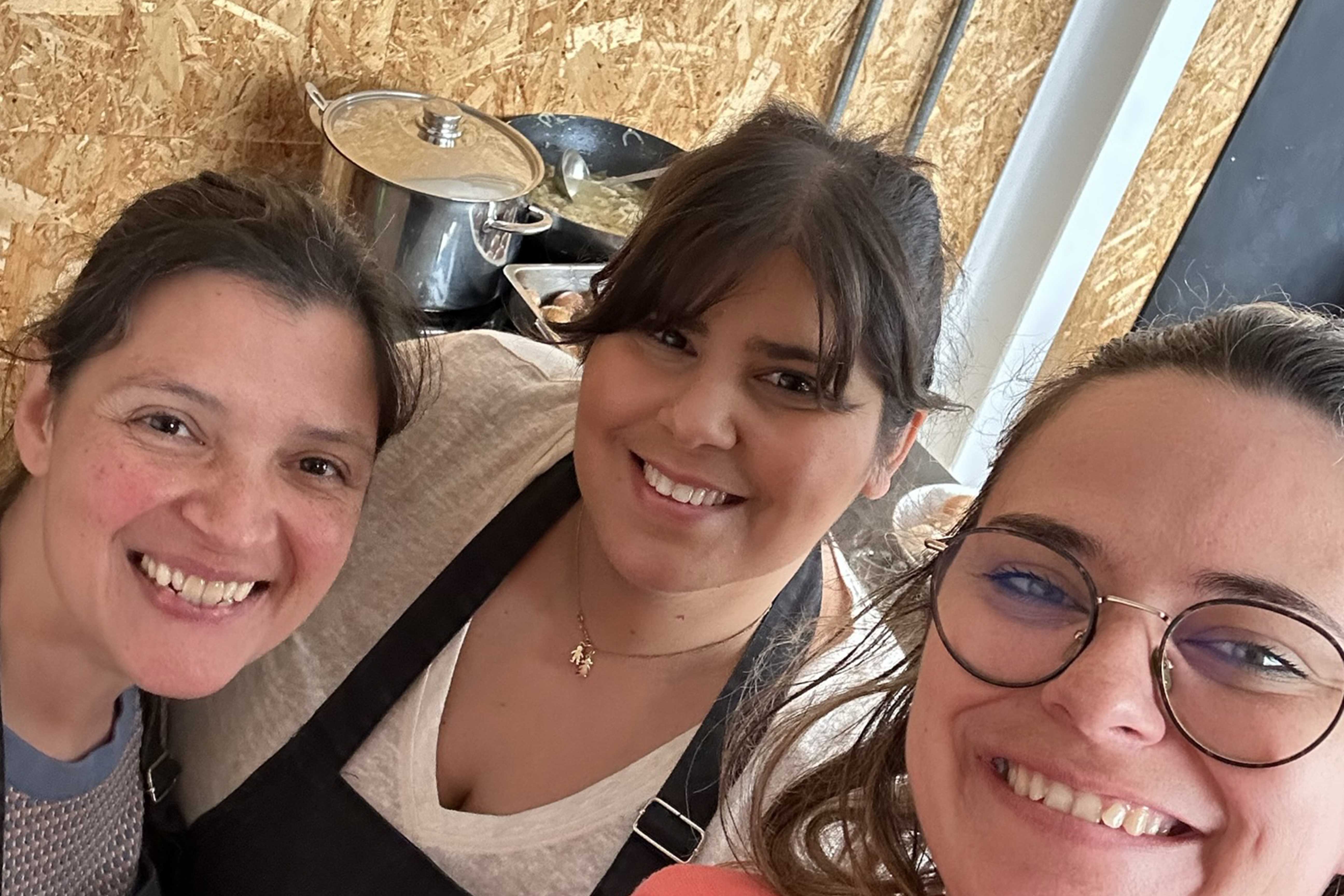 Liliana, Luisa de Madeira Cook Experience et Charlotte – Crédit photo : Charlotte DOMINIQUE