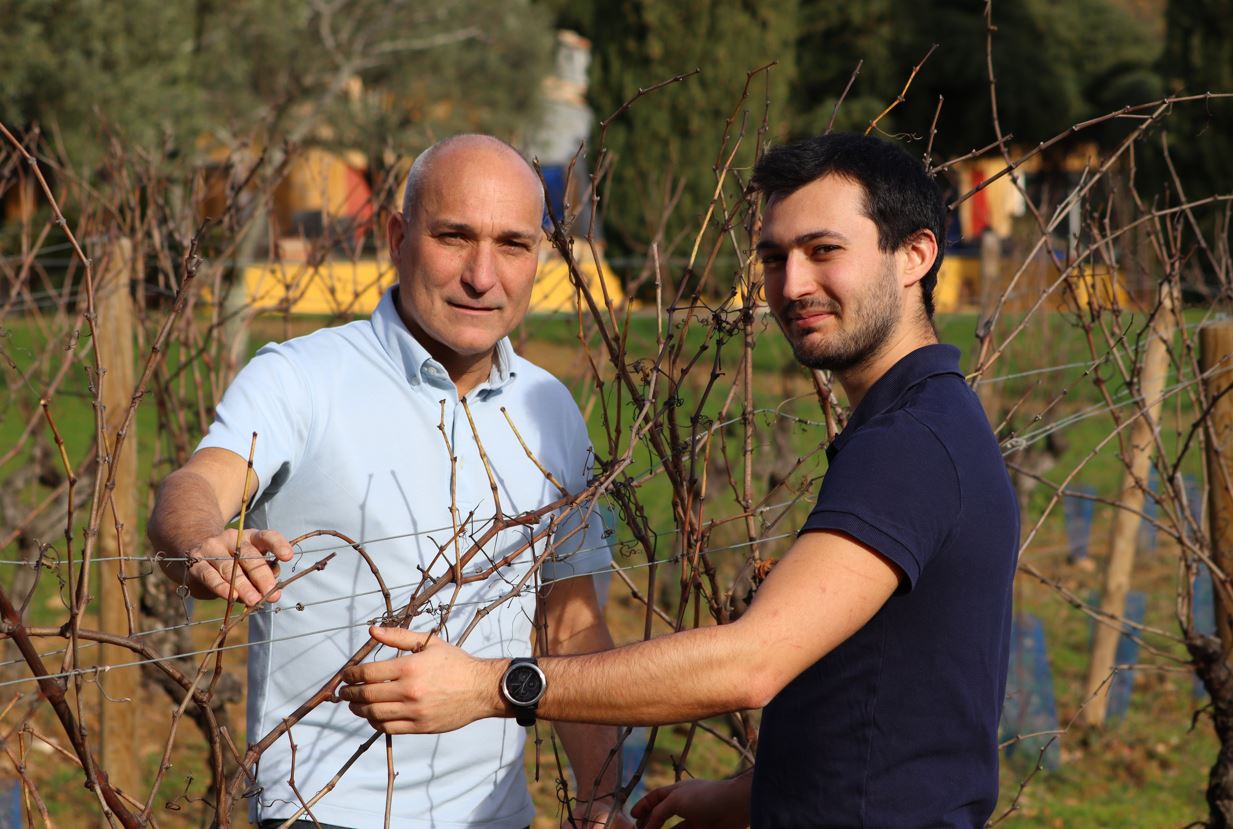 Hervé Paillard et son fils Thibaud ont restructuré le vignoble du Clos Mirages en Provence - Crédit photo : @Clos Mirages