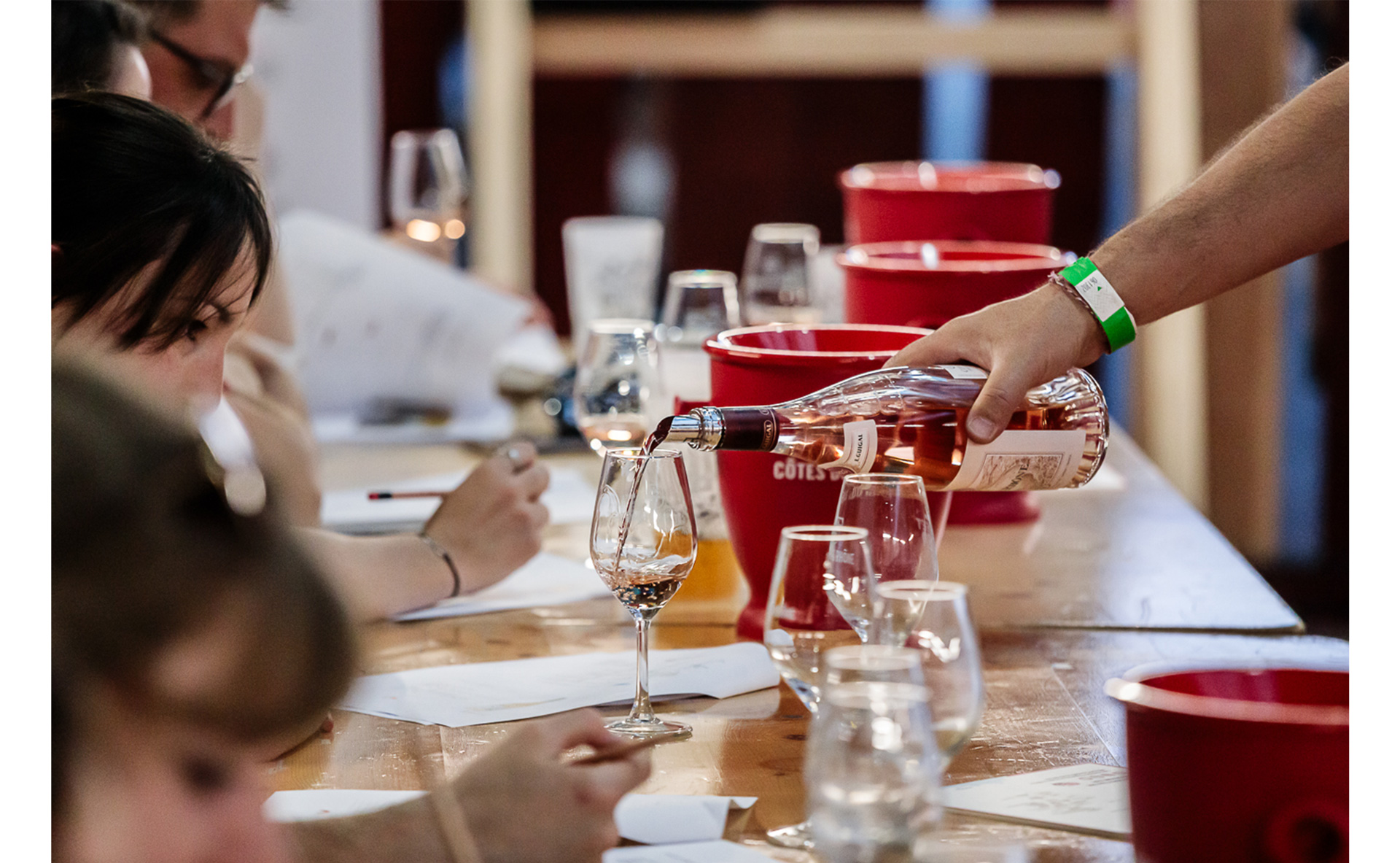 Cet atelier est proposé pour découvrir la diversité des vins de Côtes-du-Rhône - Crédit photo : Brice Robert